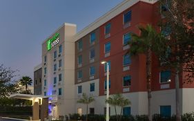 Holiday Inn Express Hotel & Suites Ft. Lauderdale Airport/Cruise